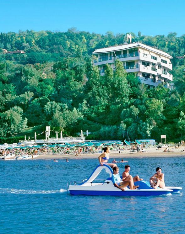 Hotel Majestic Gabicce Mare Exterior photo