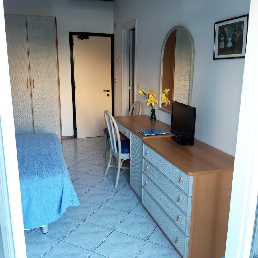 Hotel Majestic Gabicce Mare Room photo